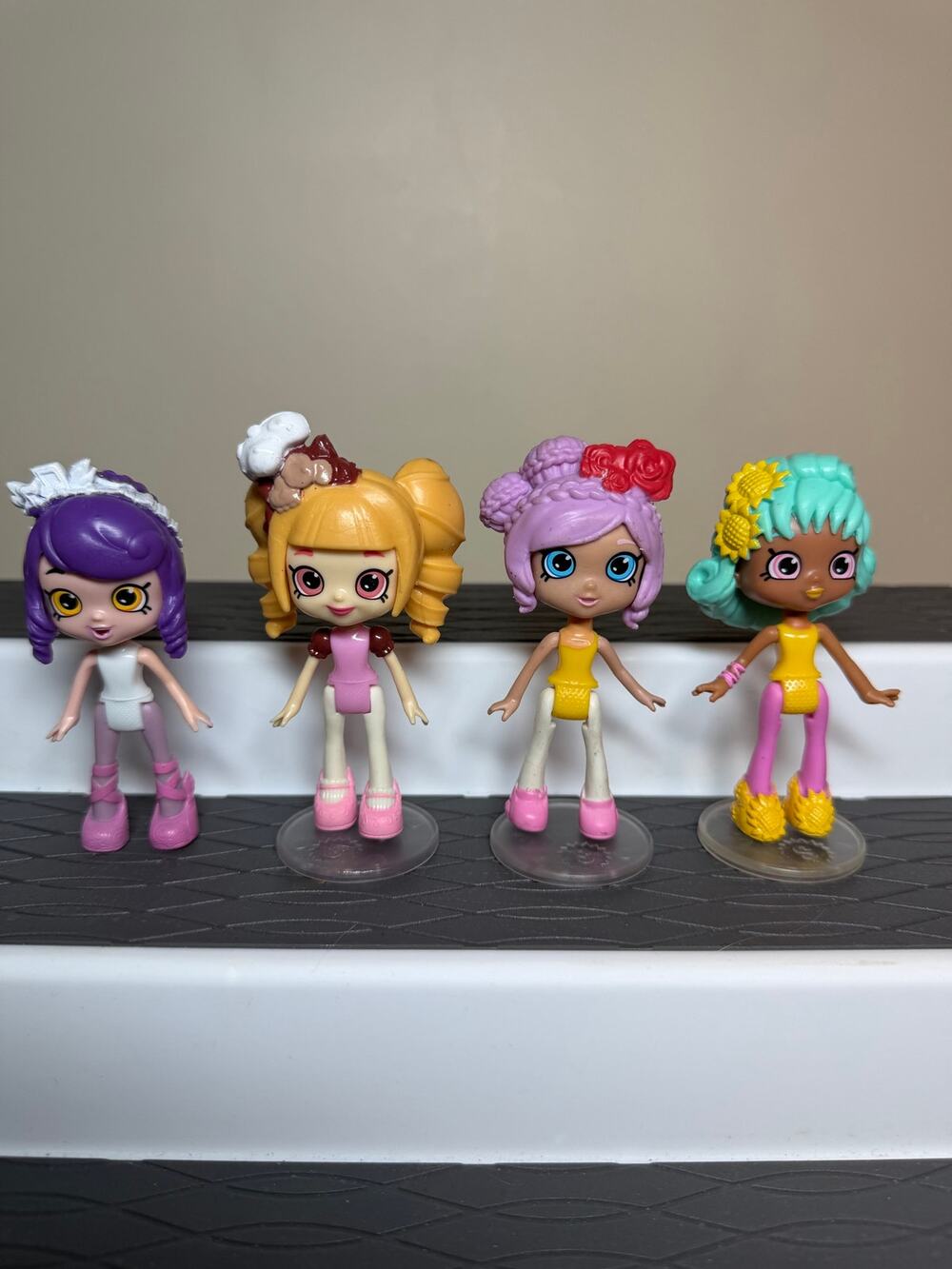 Shopkins Happy Places Lil Shoppies Dolls